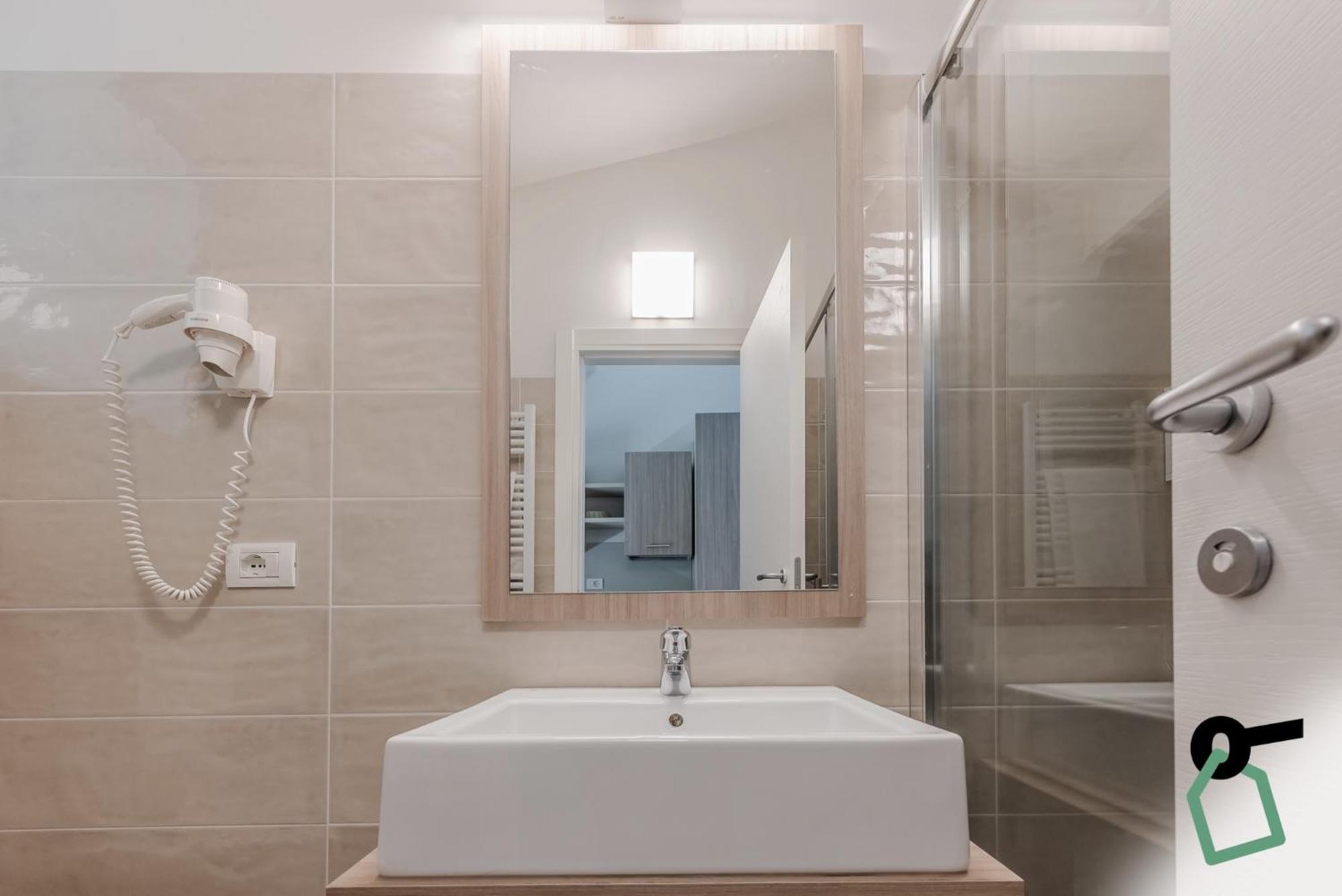Hotiday Apartment Collection - Desenzano Desenzano del Garda Exterior photo